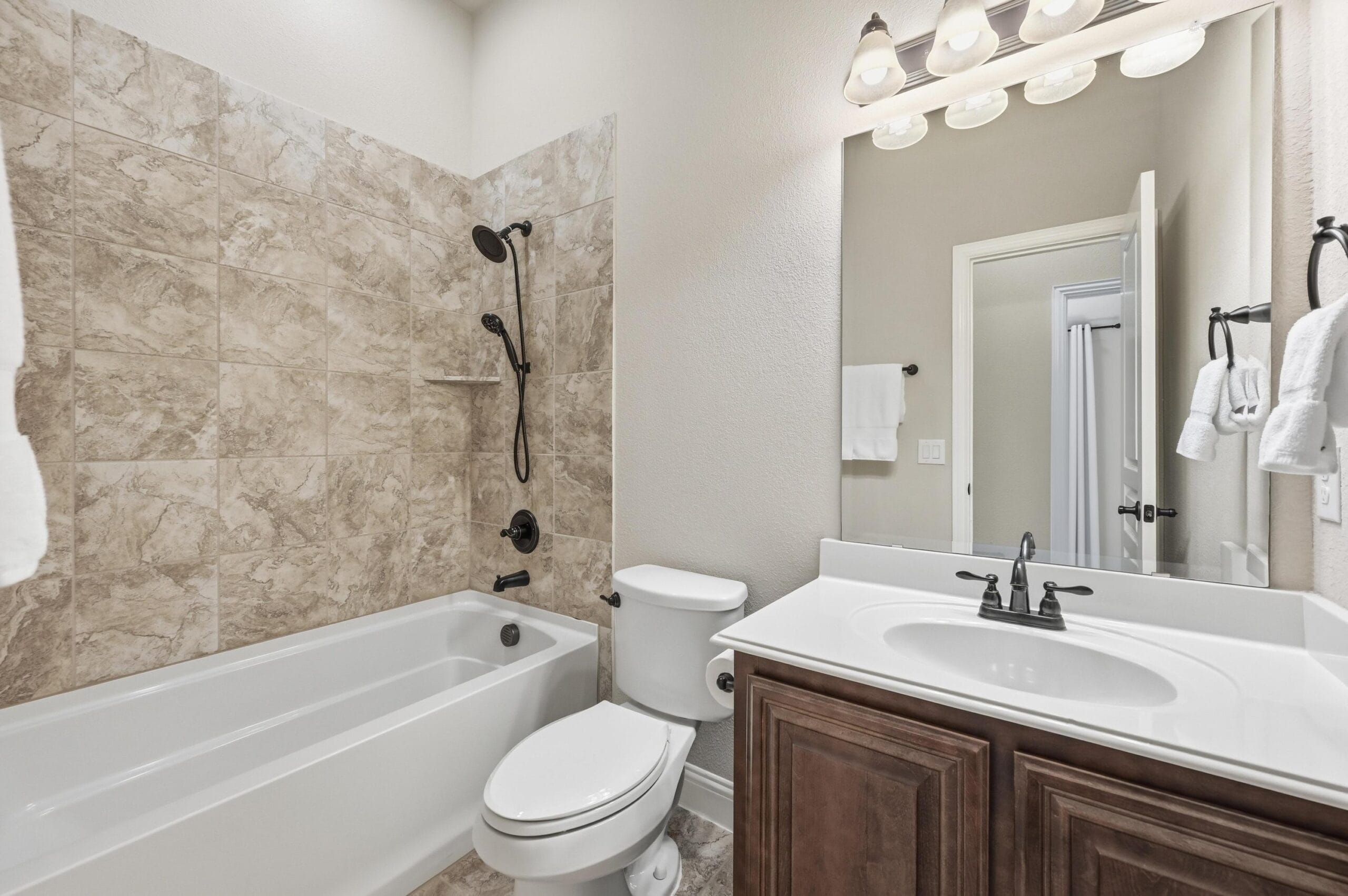 8805 Cassidy Lane, Aubrey, Texas 76227 11 8805 Cassidy Lane bathroom