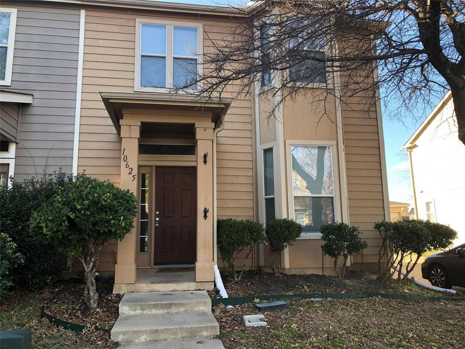Representative Villages of Crawford Farms townhome in Fort Worth 76244 from a past buyer transaction