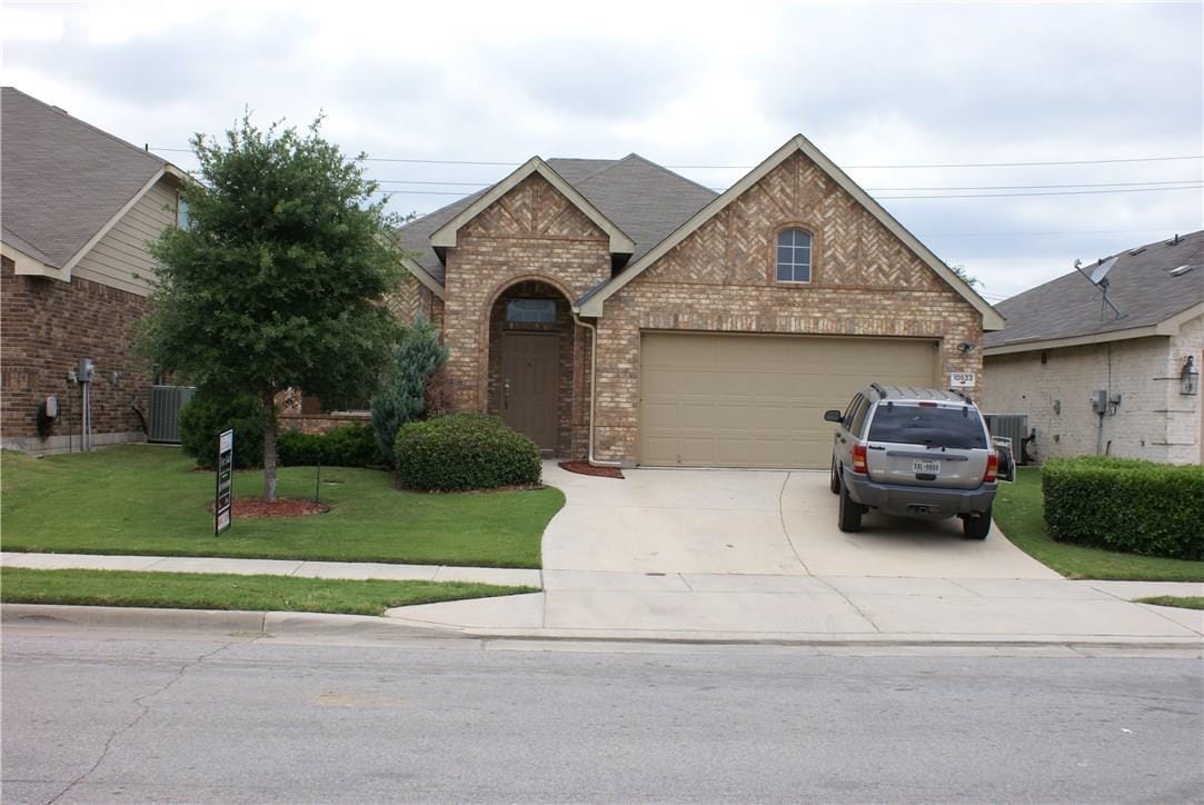 10533 Rising Knoll Lane, Fort Worth, Texas 76131