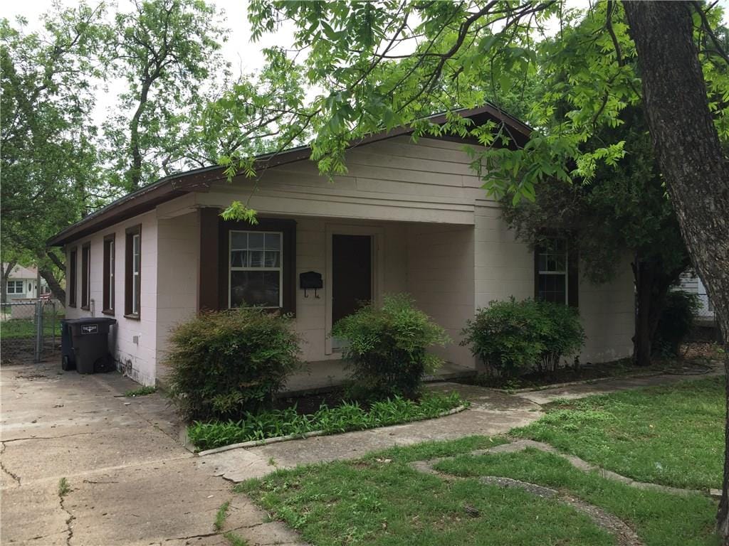 4309 Diaz Avenue, Fort Worth, Texas 76107 property photo 3
