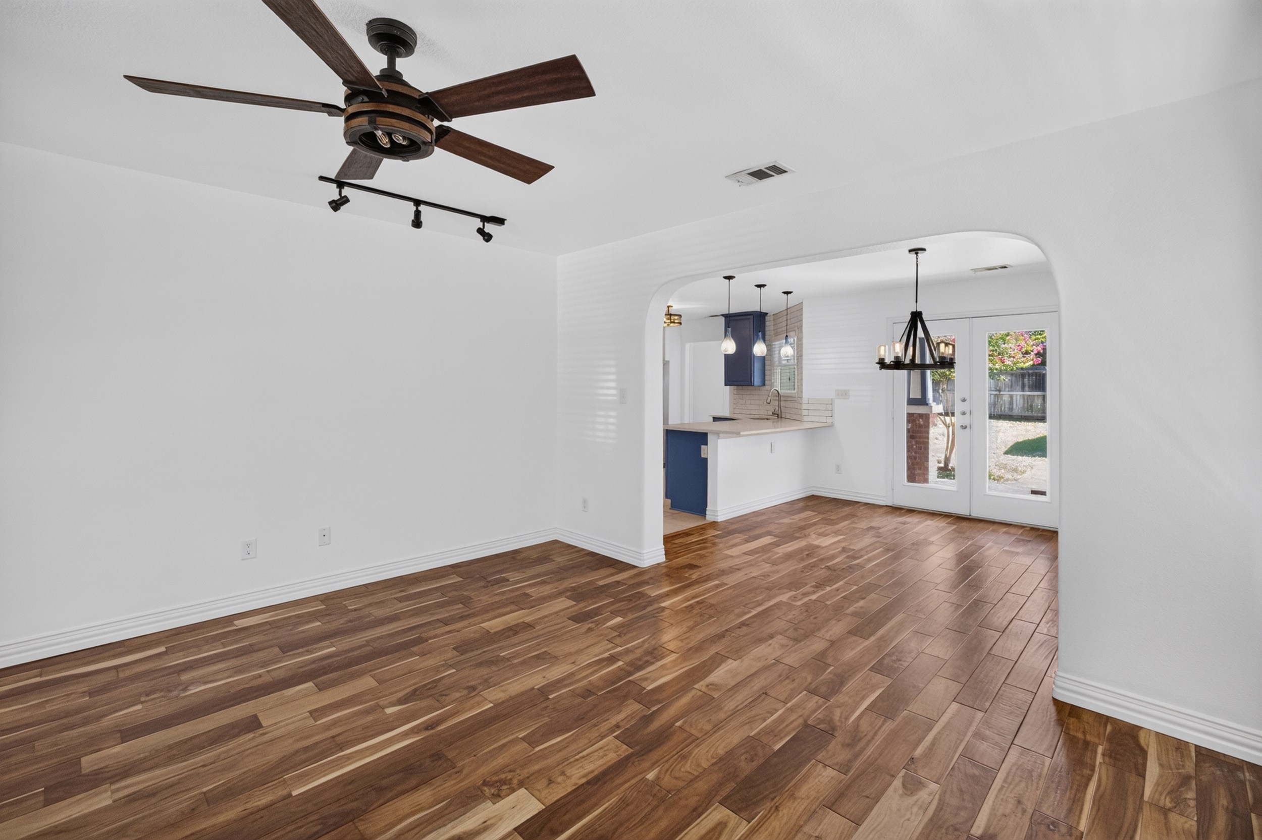 2205 College Avenue, Fort Worth, TX 76110 17 2205 College Avenue Fort Worth property photo 15