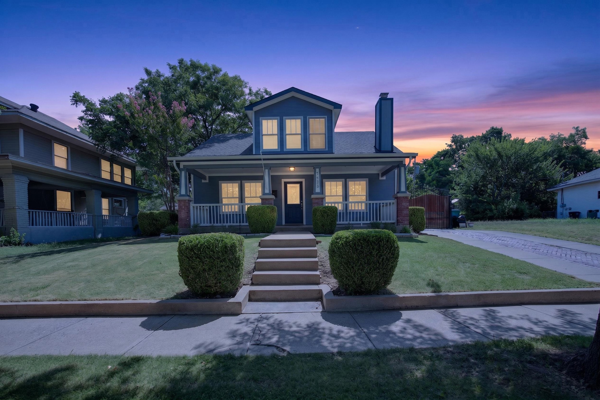 2205 College Avenue, Fort Worth, TX 76110 3 2205 College Avenue Fort Worth exterior twilight view