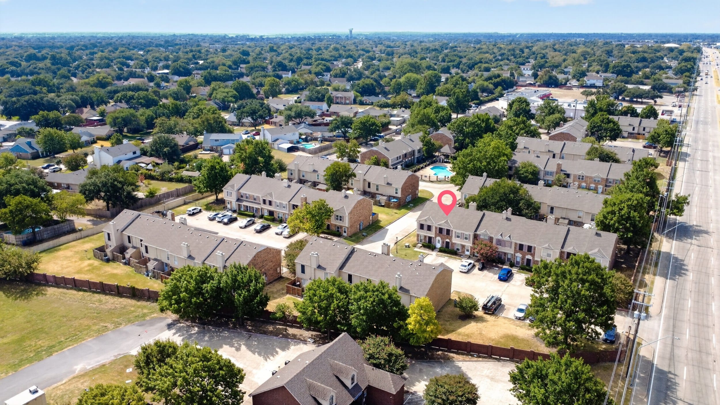 621 Carriagehouse Lane Unit 8F, Garland, Texas 75040 11 Carriagehouse sample photo 10