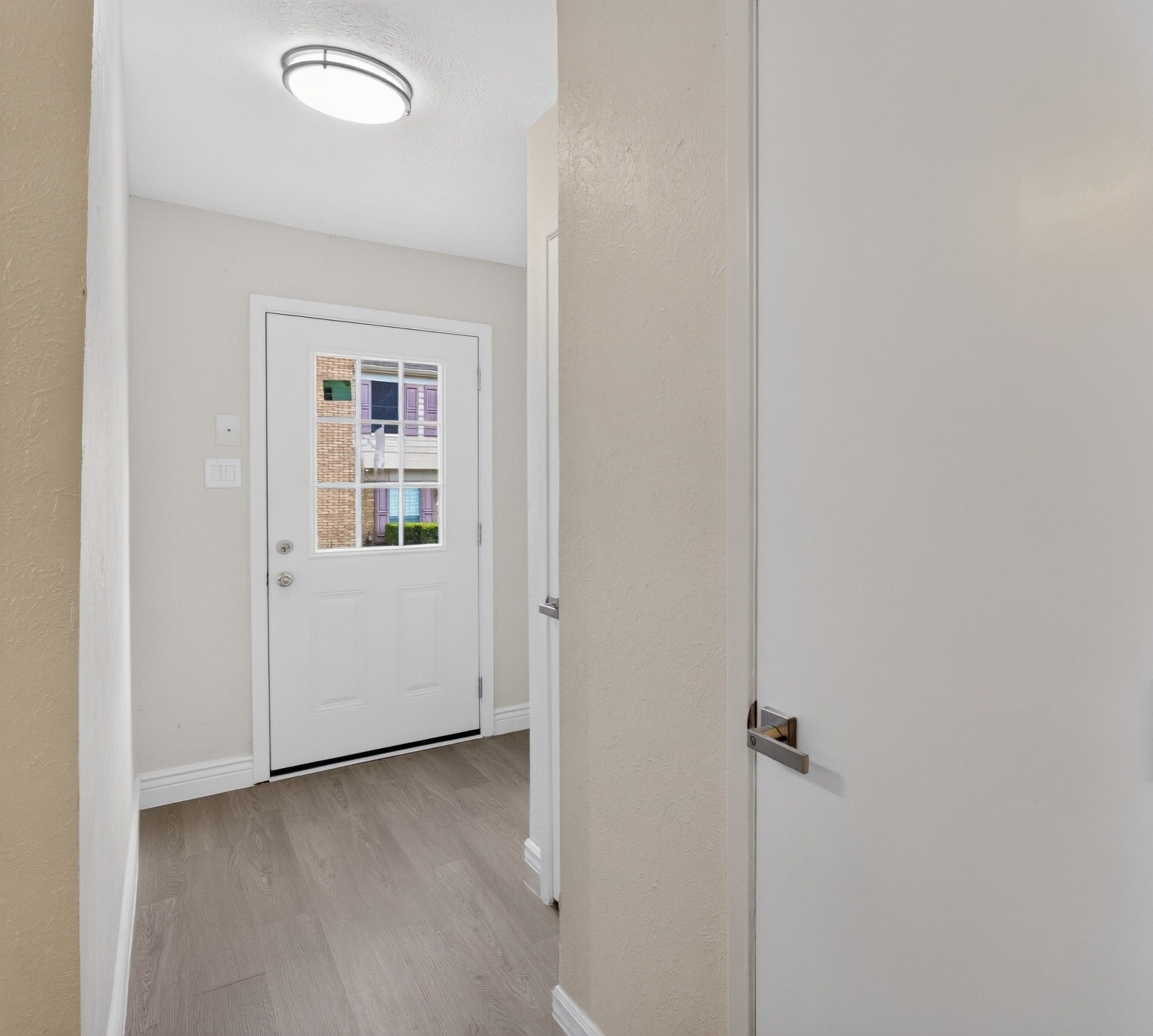 621 Carriagehouse Lane Unit 8F, Garland, Texas 75040 12 Carriagehouse sample photo 11