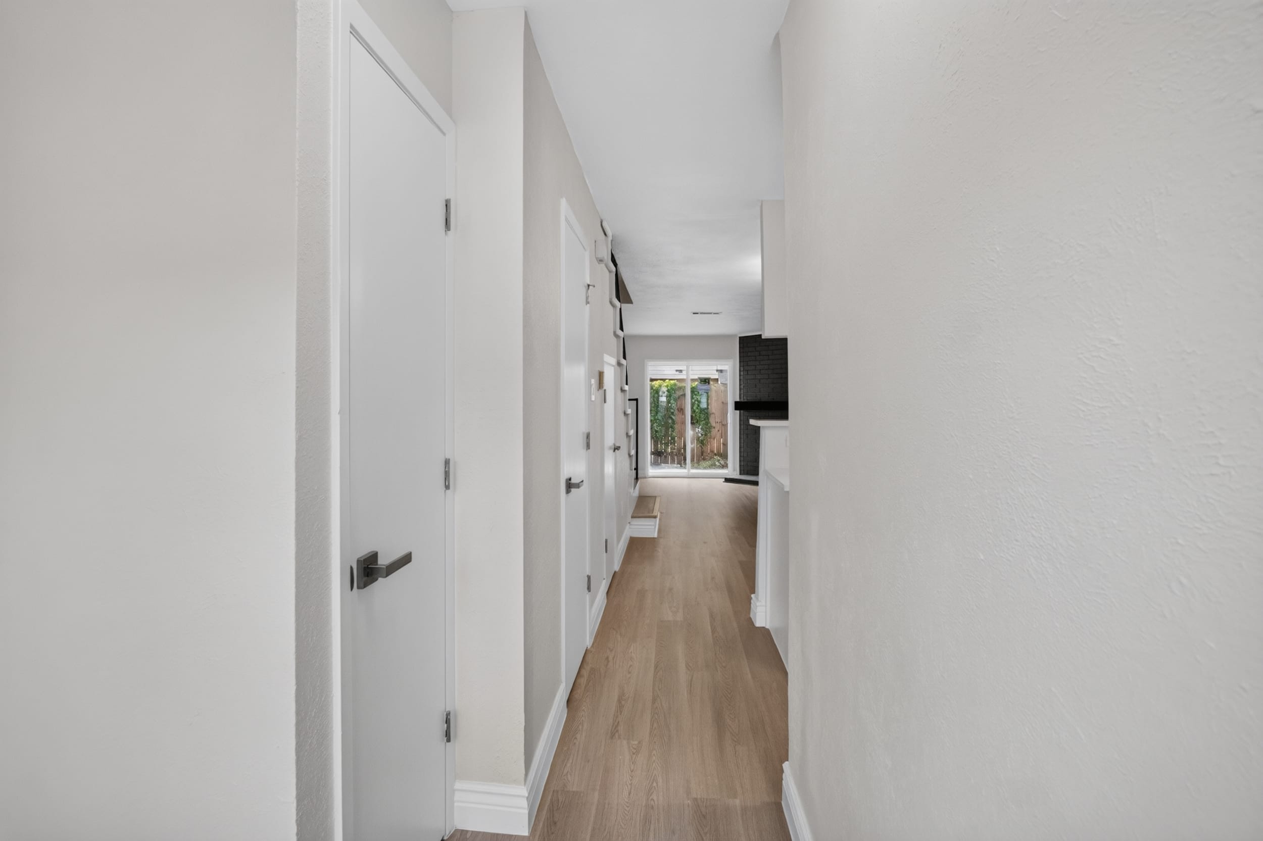 621 Carriagehouse Lane Unit 8F, Garland, Texas 75040 13 Carriagehouse sample photo 12