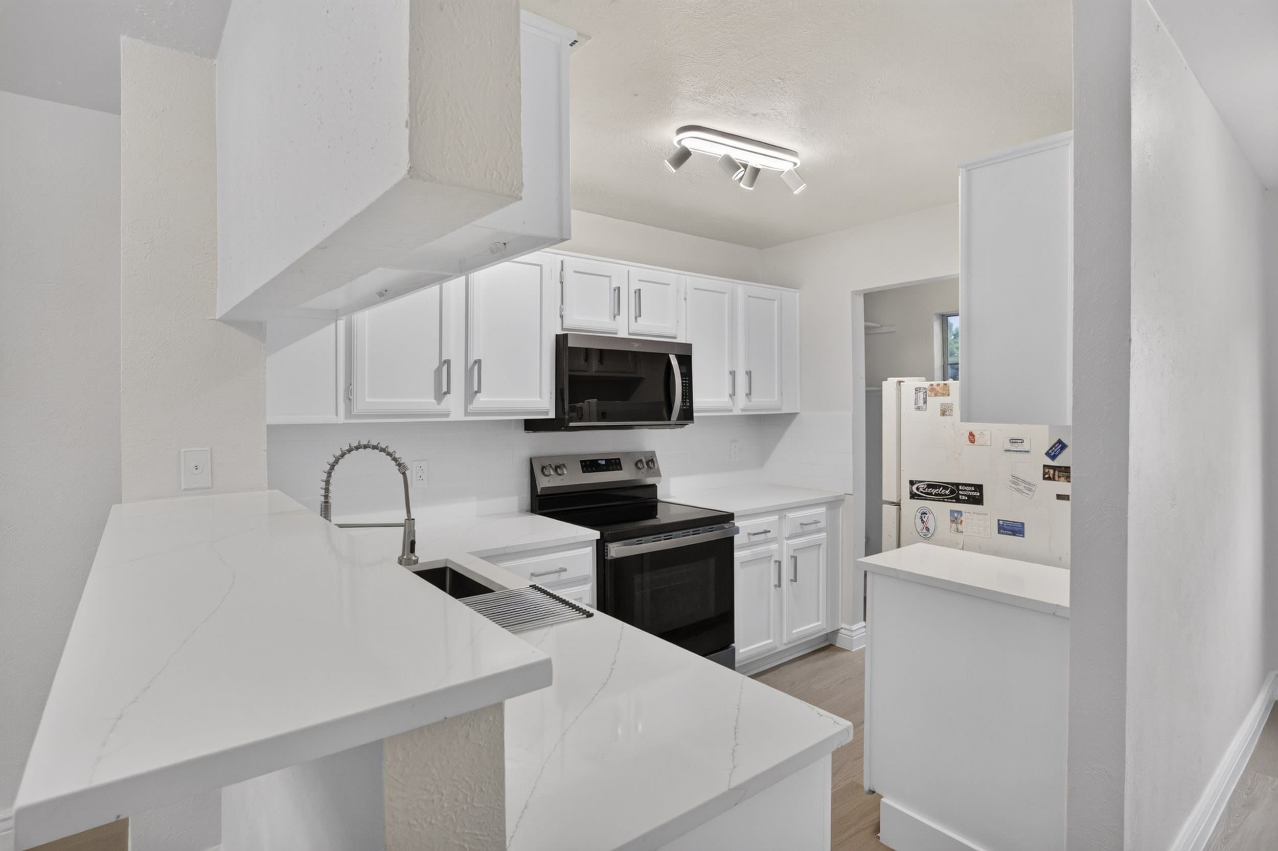 621 Carriagehouse Lane Unit 8F, Garland, Texas 75040 21 Carriagehouse sample photo 20