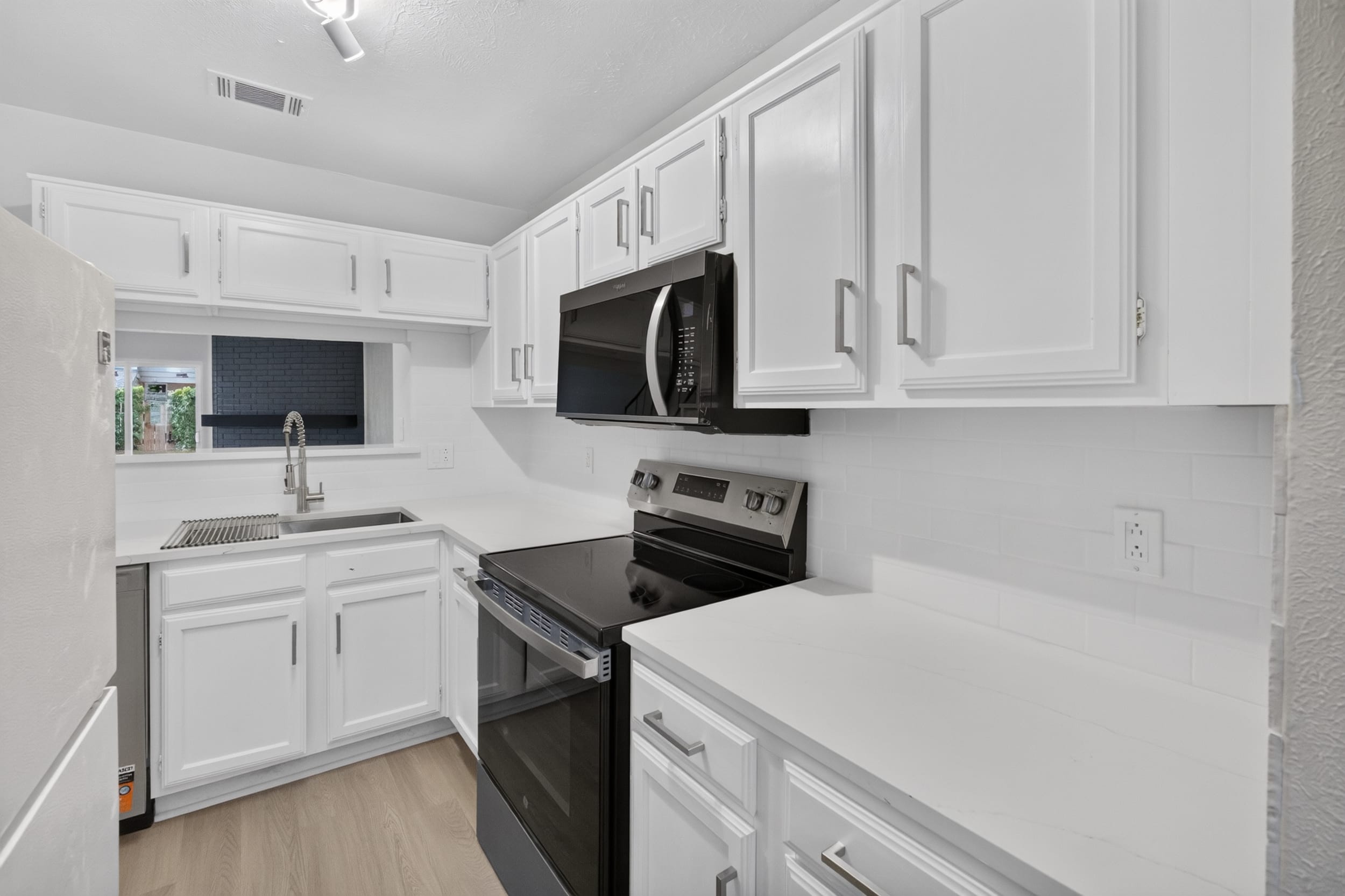621 Carriagehouse Lane Unit 8F, Garland, Texas 75040 25 Carriagehouse sample photo 24