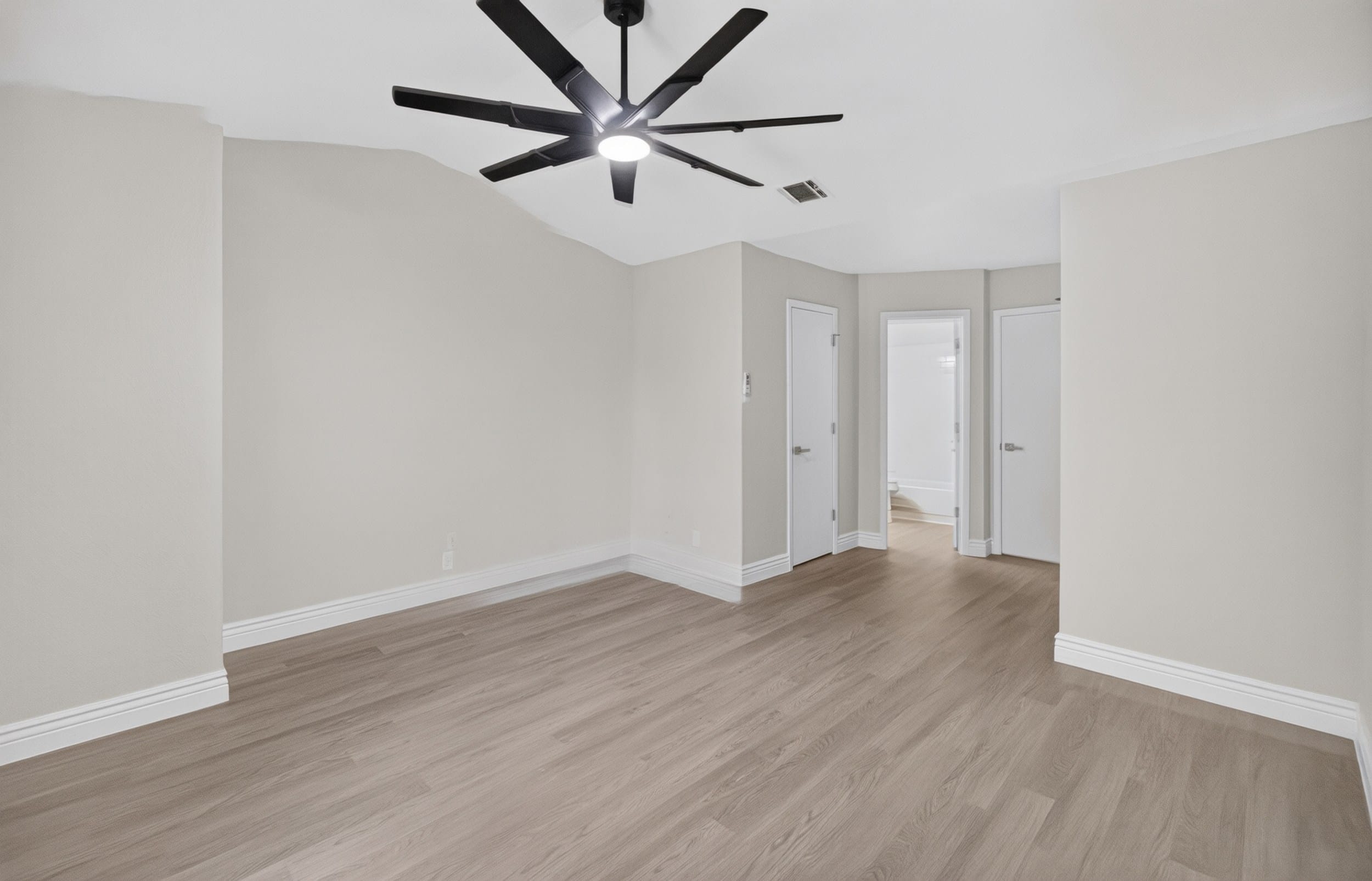 621 Carriagehouse Lane Unit 8F, Garland, Texas 75040 29 Carriagehouse sample photo 28