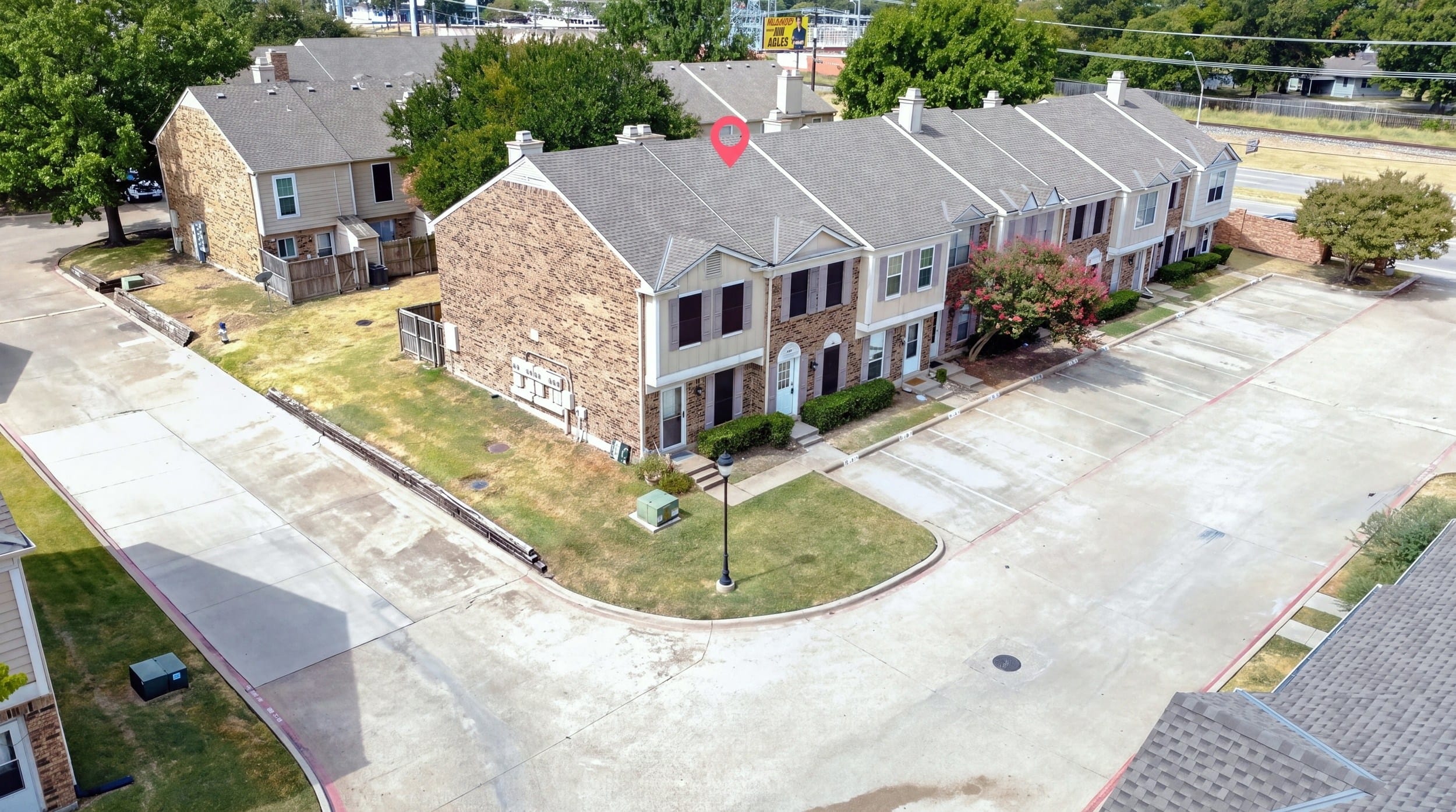 621 Carriagehouse Lane Unit 8F, Garland, Texas 75040 3 Carriagehouse sample photo 2