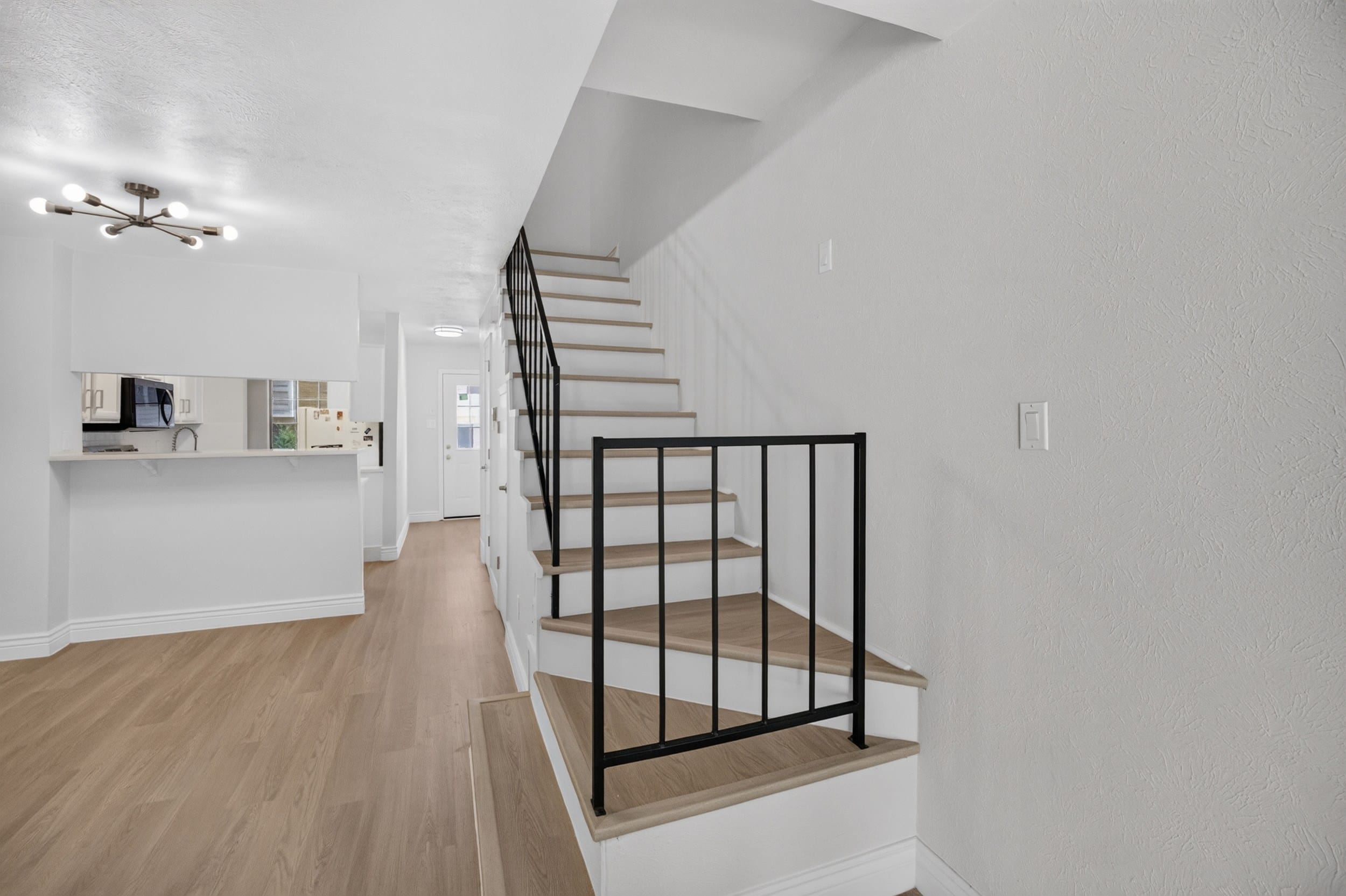 621 Carriagehouse Lane Unit 8F, Garland, Texas 75040 41 Carriagehouse sample photo 40