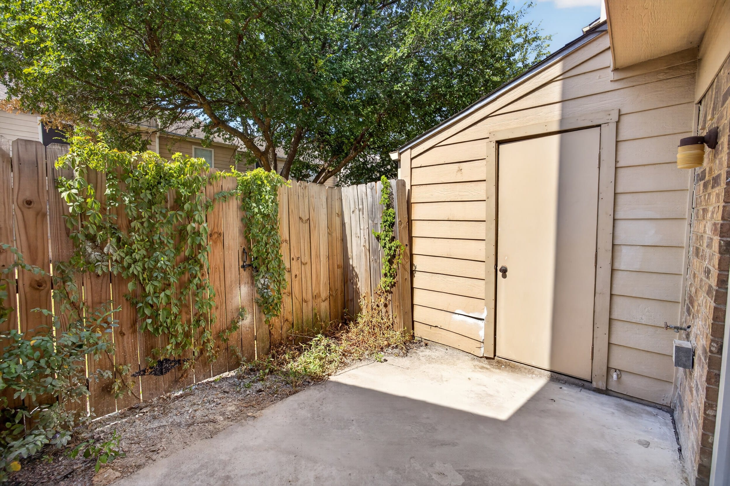 621 Carriagehouse Lane Unit 8F, Garland, Texas 75040 42 Carriagehouse sample photo 41