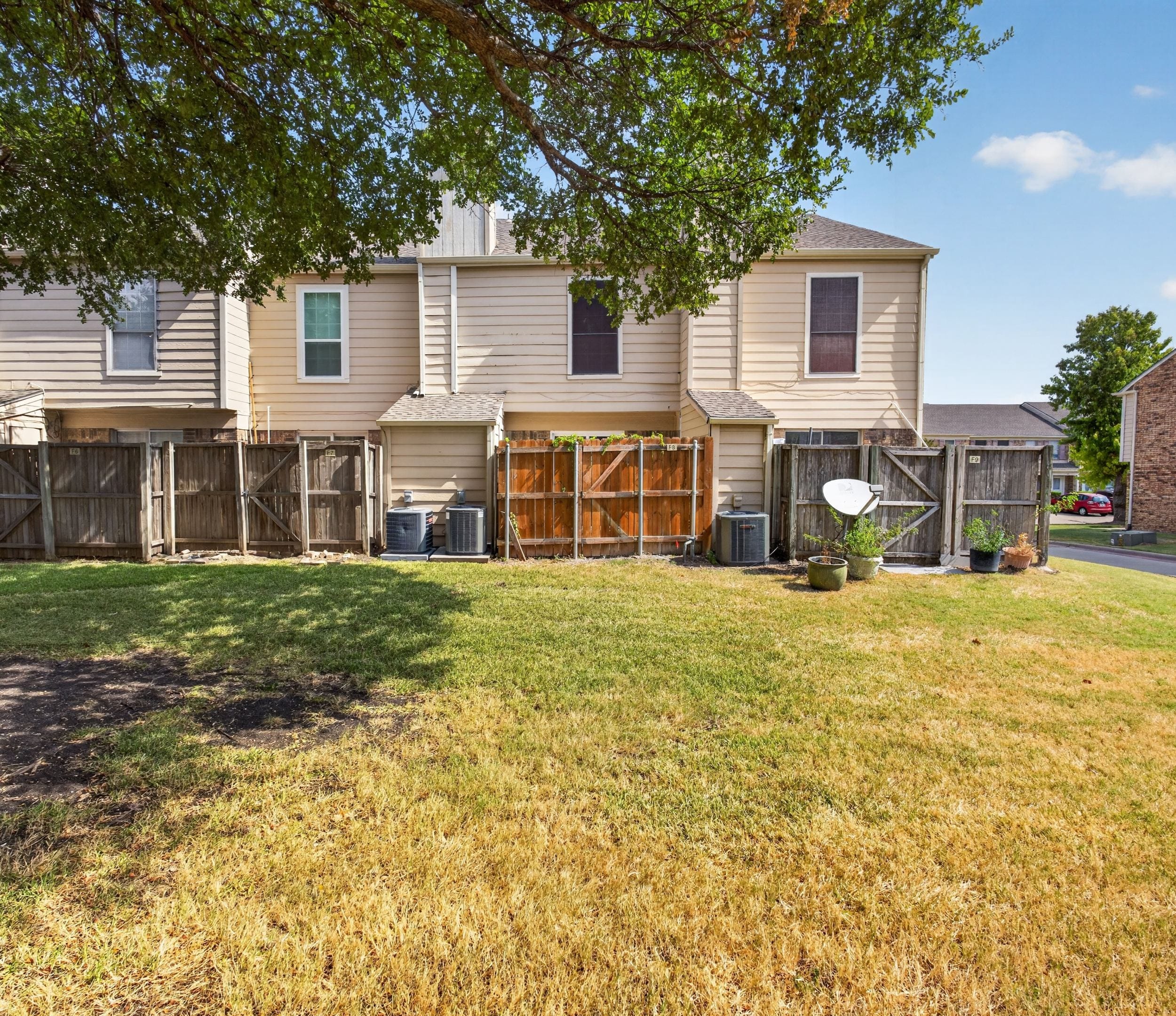 621 Carriagehouse Lane Unit 8F, Garland, Texas 75040 44 Carriagehouse sample photo 43