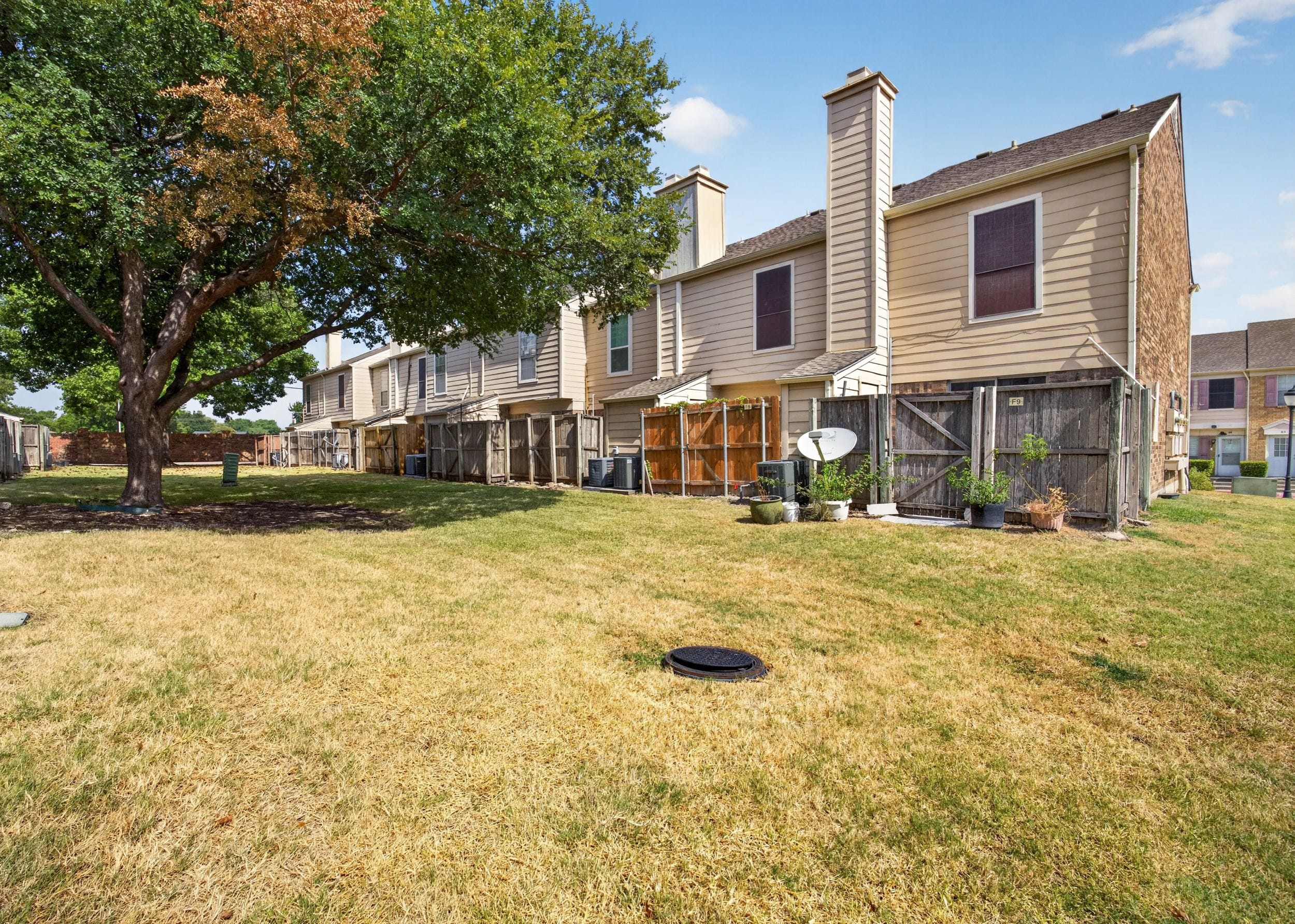 621 Carriagehouse Lane Unit 8F, Garland, Texas 75040 45 Carriagehouse sample photo 44