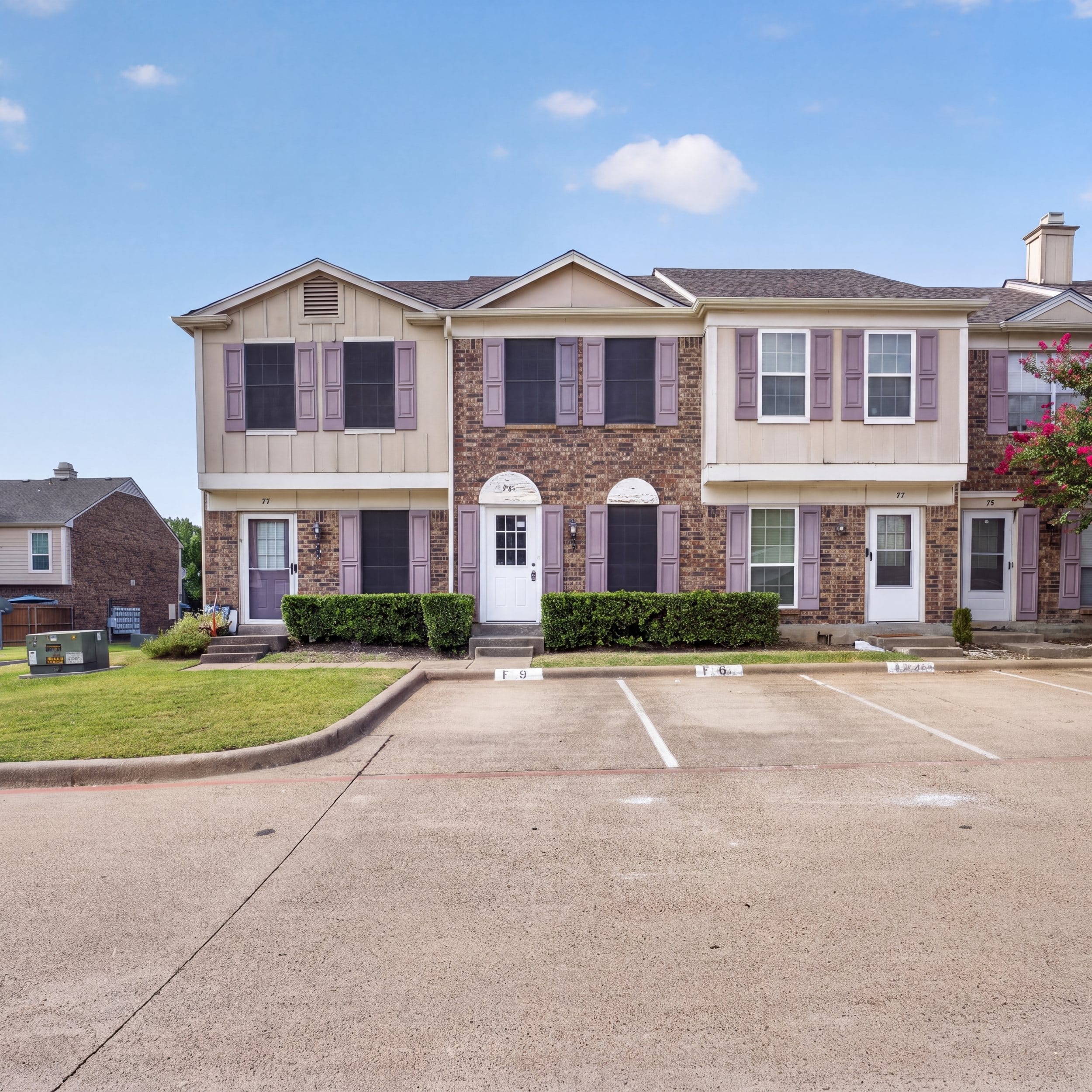 621 Carriagehouse Lane Unit 8F, Garland, Texas 75040 5 Carriagehouse sample photo 4