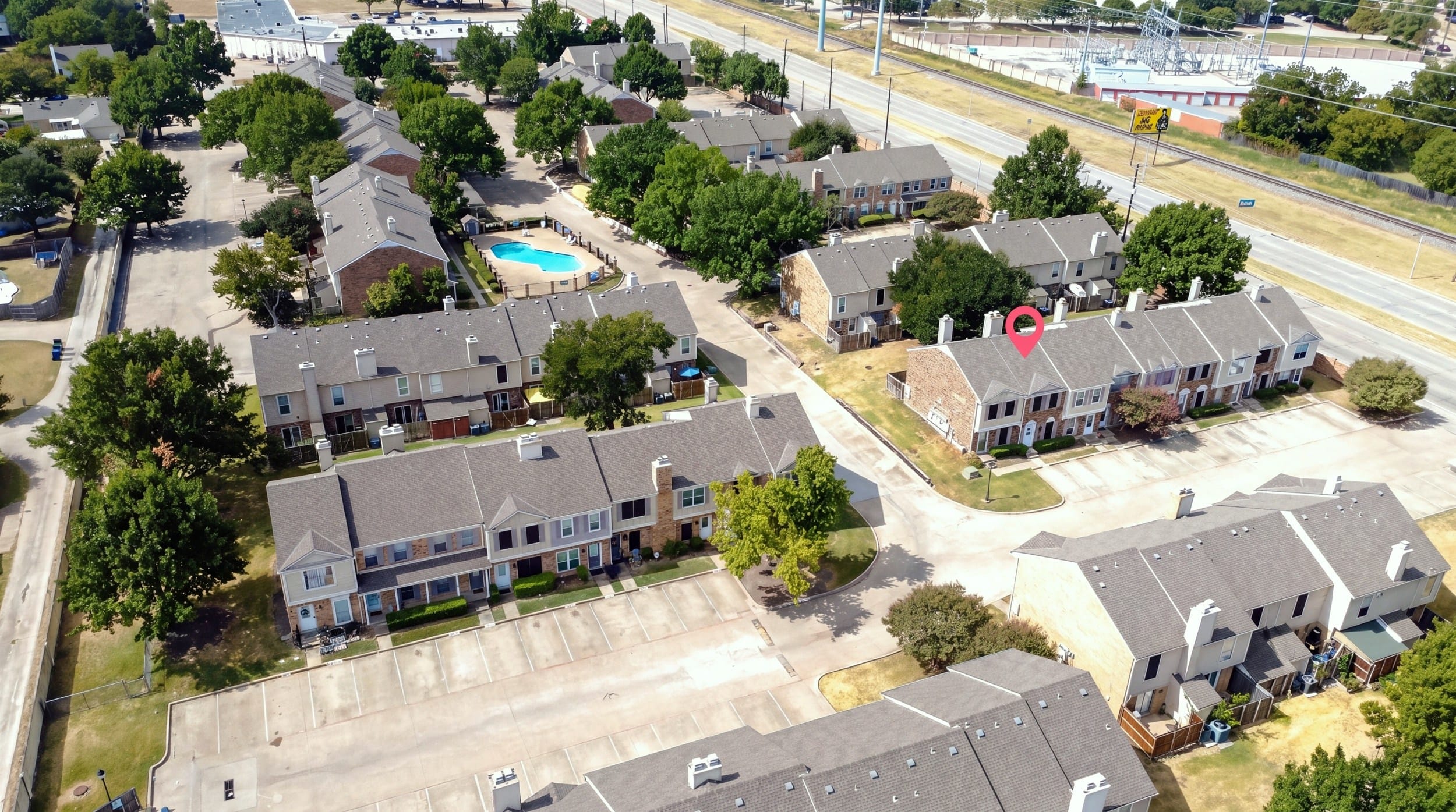 621 Carriagehouse Lane Unit 8F, Garland, Texas 75040 10 Carriagehouse sample photo 9