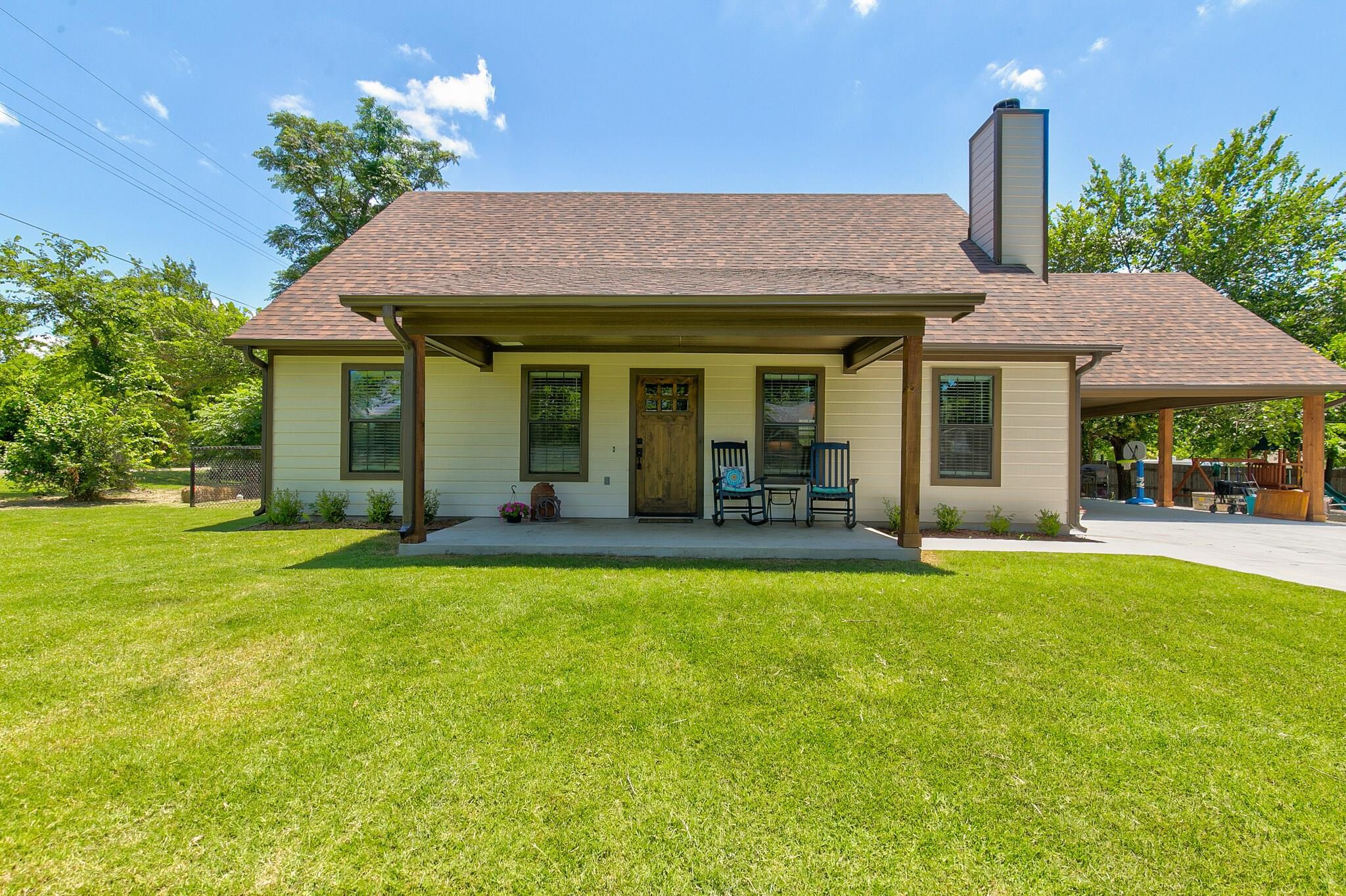 108 N 2nd St, Godley, TX 76044 - Buyer 4 108 N 2nd Street property photo 3