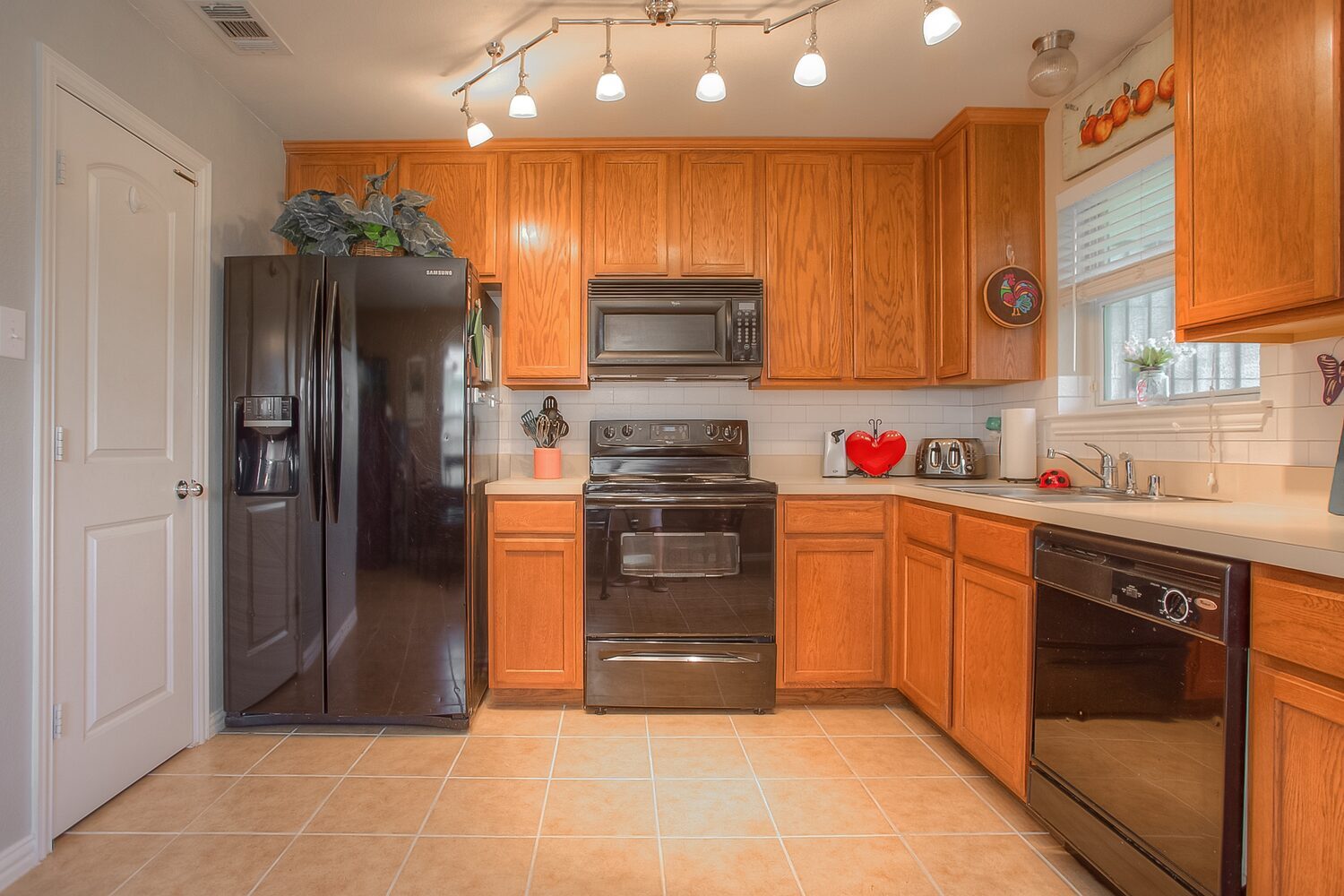 1241 Camden Yard Dr, Fort Worth, TX 76028 - Seller 5 1241 Camden Yard Dr property photo 4