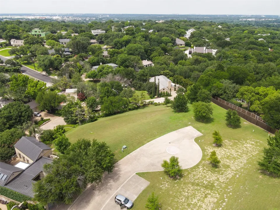 1815 Westover Square property