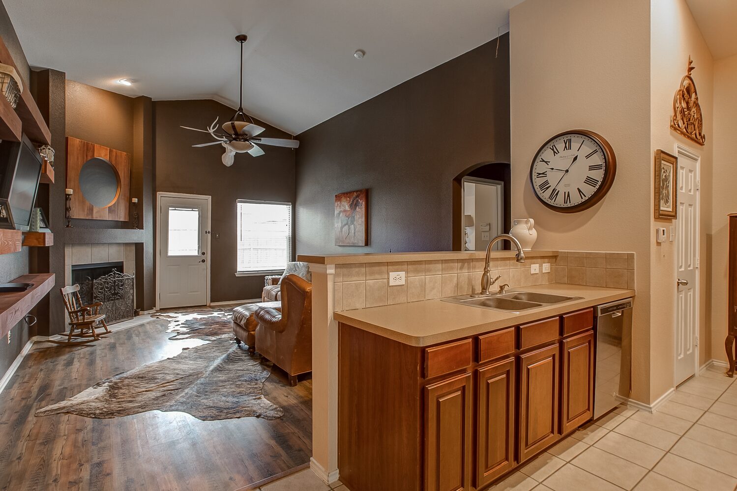 1929 Creek Crossing Drive, Fort Worth, TX 76247 - Seller 4 1929 Creek Crossing Drive property photo 2
