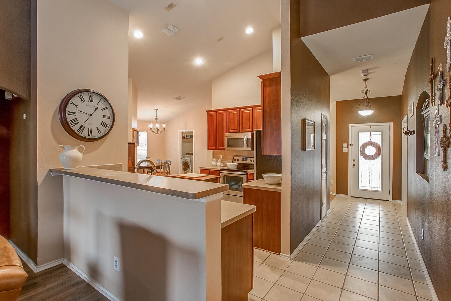1929 Creek Crossing Drive, Fort Worth, TX 76247 - Seller 5 1929 Creek Crossing Drive property photo 3