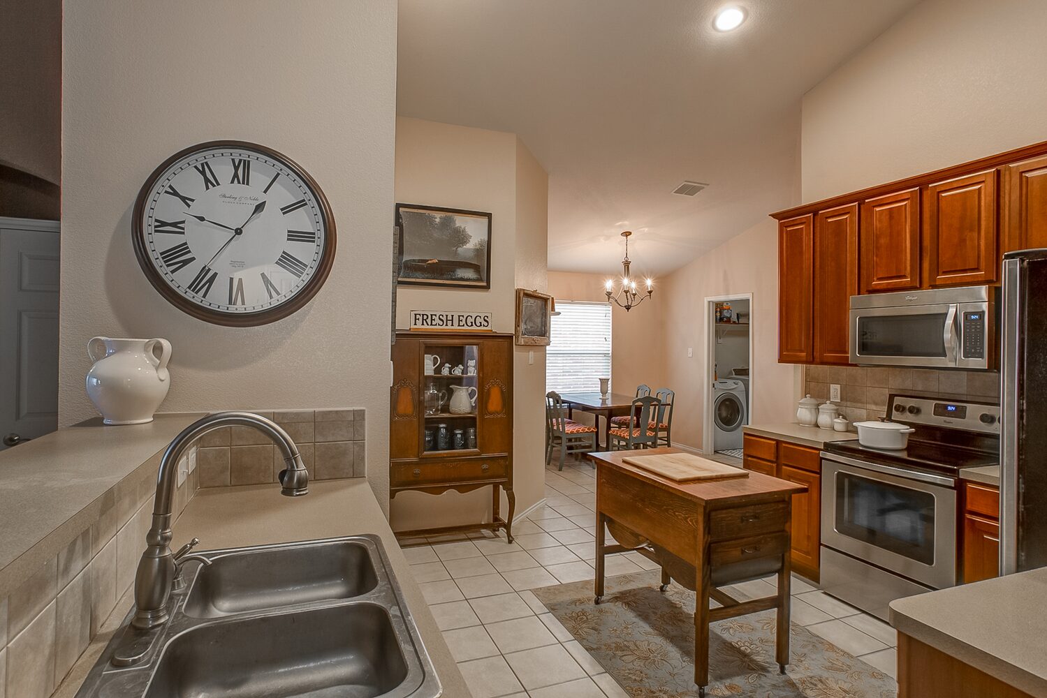 1929 Creek Crossing Drive, Fort Worth, TX 76247 - Seller 7 1929 Creek Crossing Drive property photo 5