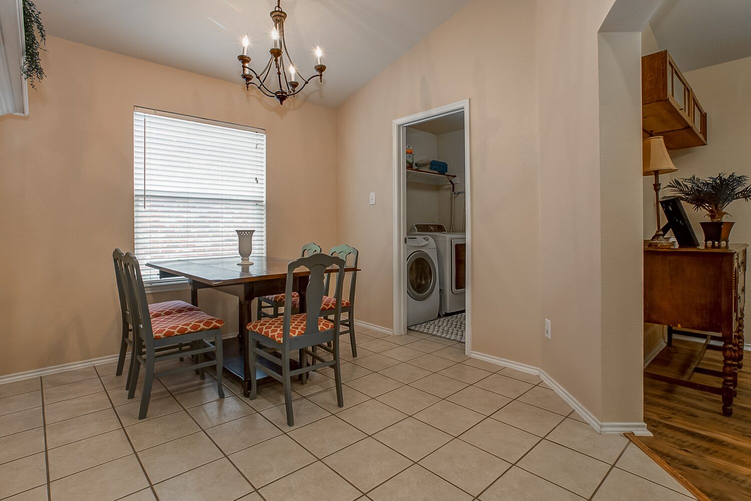1929 Creek Crossing Drive, Fort Worth, TX 76247 - Seller 10 1929 Creek Crossing Drive property photo 8