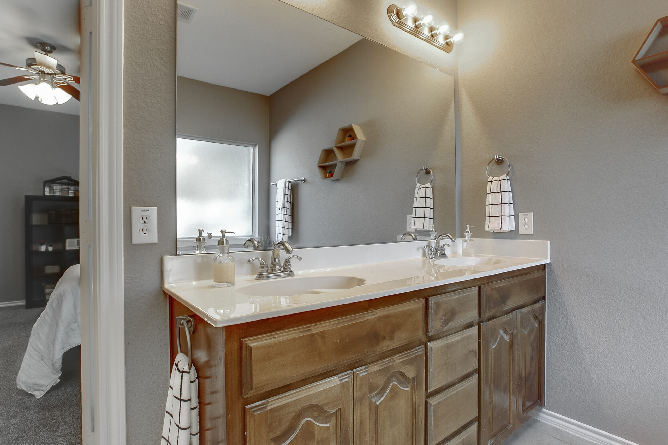 2424 Priscella Dr, Fort Worth, TX 76131 - Seller 38 2424 Priscella Drive property photo 37