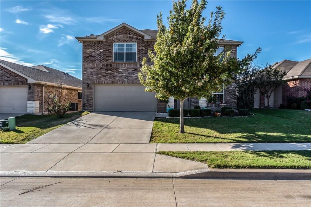 2916 Wispy Tr property
