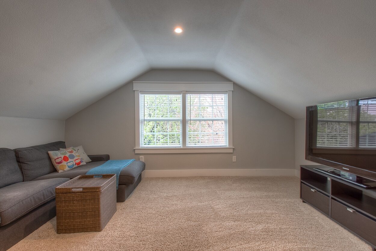 4608 Lafayette Avenue, Fort Worth, TX 76107 - Seller 31 Upstairs bonus room seating area at 4608 Lafayette Avenue