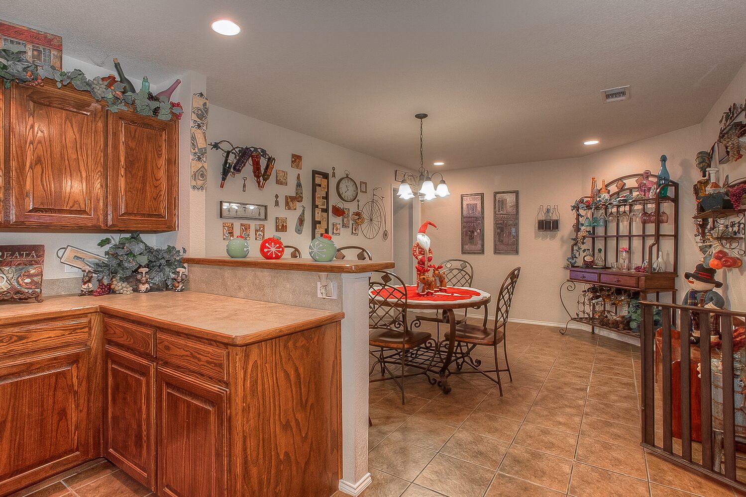700 Snapper Drive, Burleson, TX 76028 - Seller 4 700 Snapper Drive, Burleson, Texas, photo 2