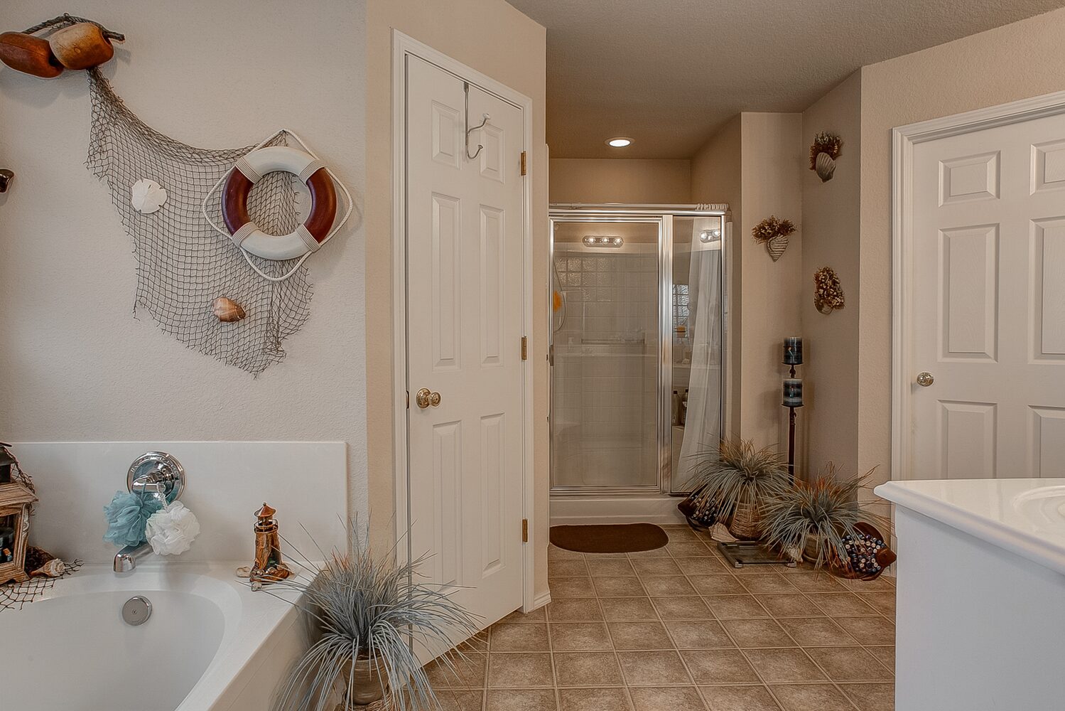 700 Snapper Drive, Burleson, TX 76028 - Seller 11 700 Snapper Drive, Burleson, Texas, photo 9