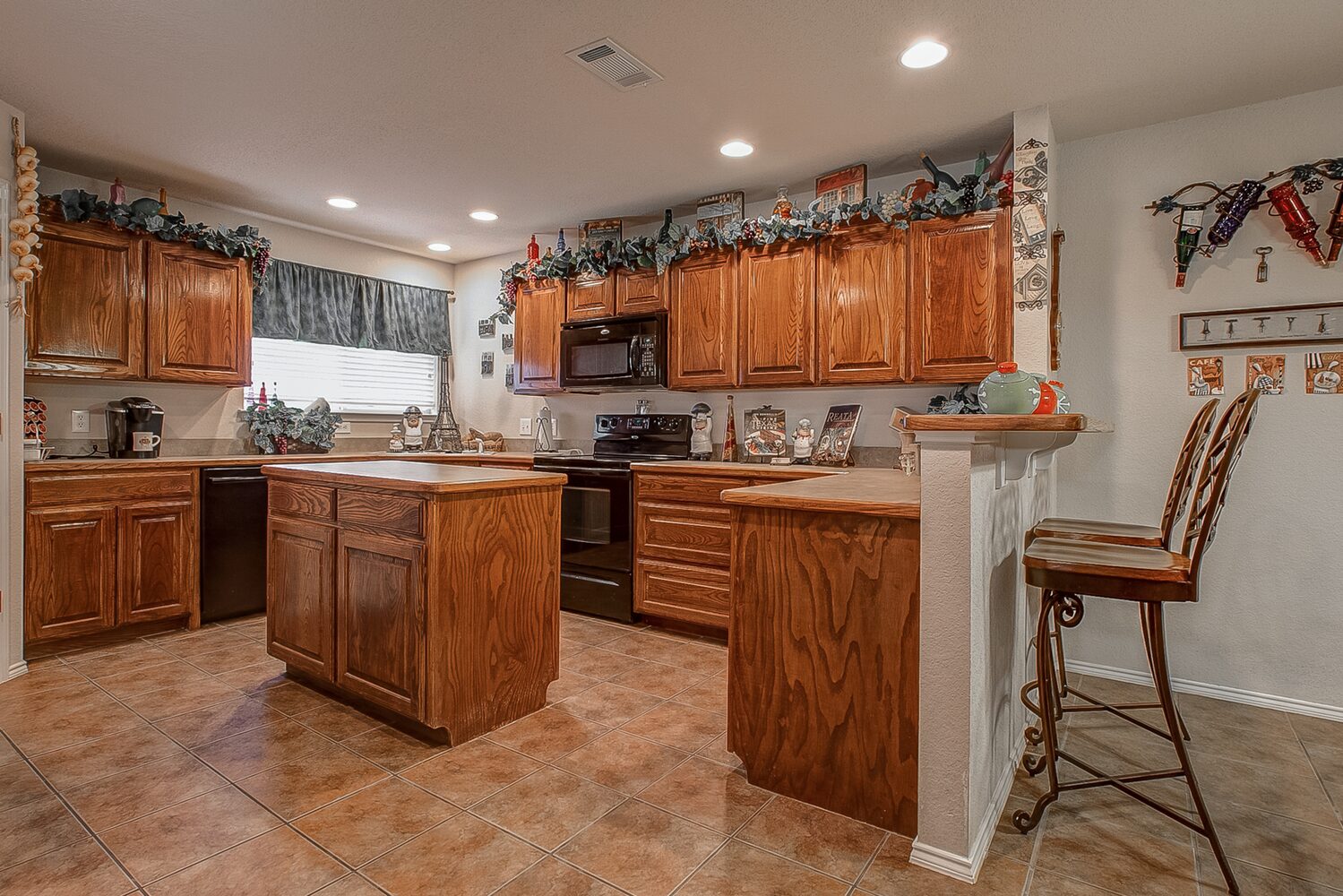 700 Snapper Drive, Burleson, TX 76028 - Seller 34 700 Snapper Drive, Burleson, Texas, photo 32